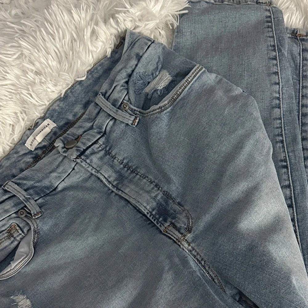 Good American Light Blue Straight Leg Jeans - Picture 2 of 4